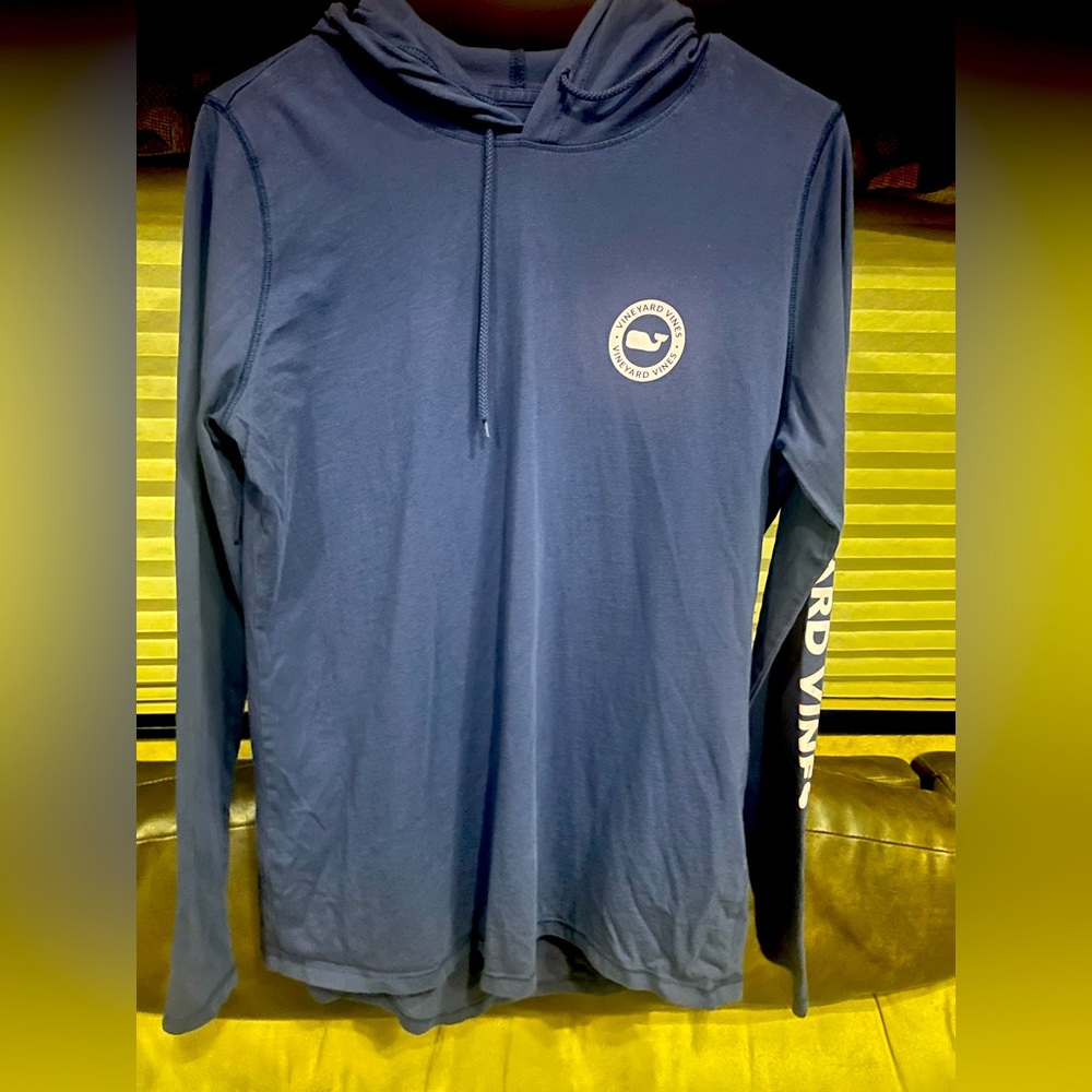 Vineyard Vines - long sleeved t-shirt hoodie.